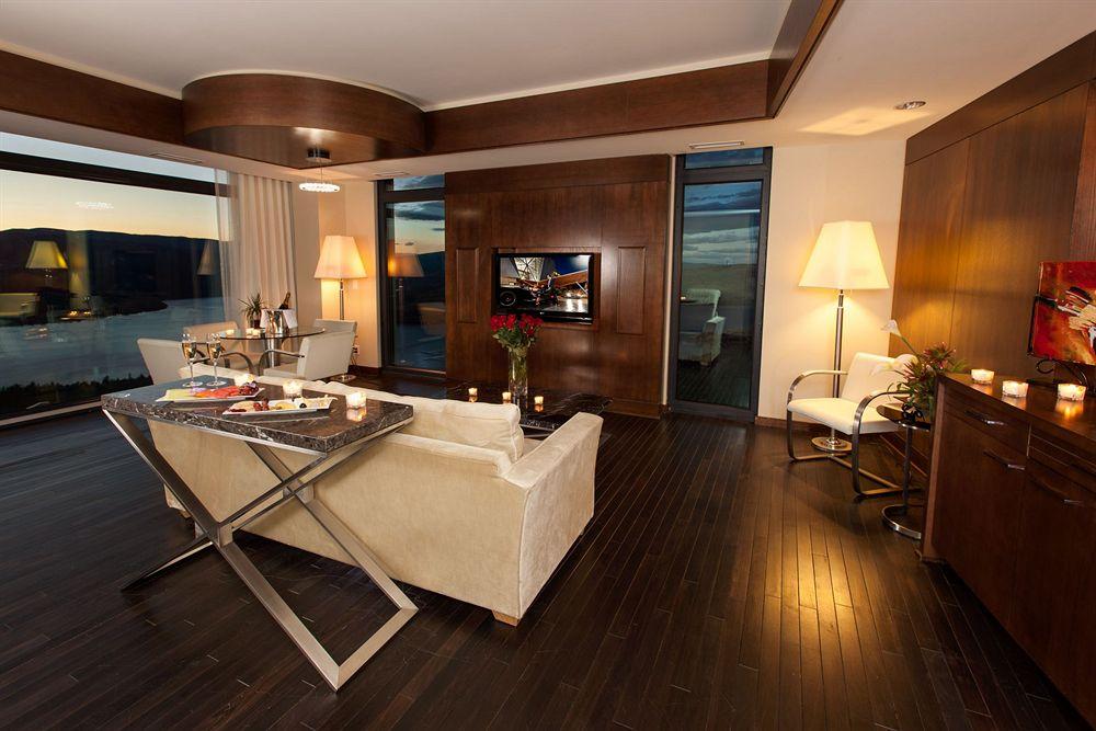 Sparkling Hill Resort And Spa - Adults-Only Resort เวอร์นอน ภายนอก รูปภาพ