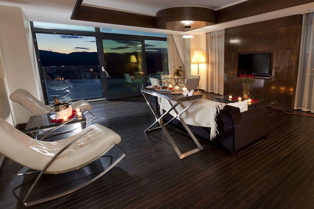 Sparkling Hill Resort And Spa - Adults-Only Resort เวอร์นอน ภายนอก รูปภาพ