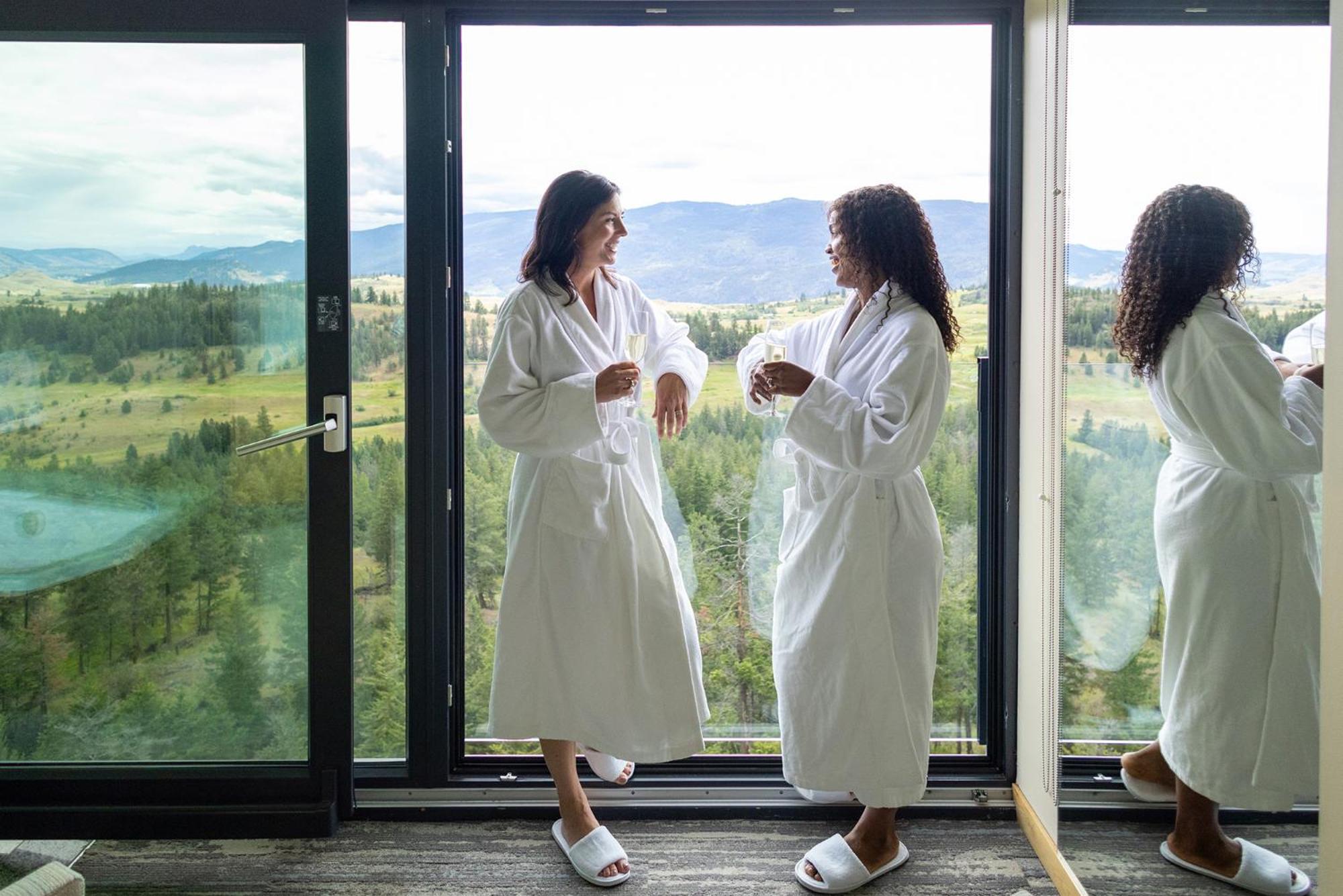 Sparkling Hill Resort And Spa - Adults-Only Resort เวอร์นอน ภายนอก รูปภาพ
